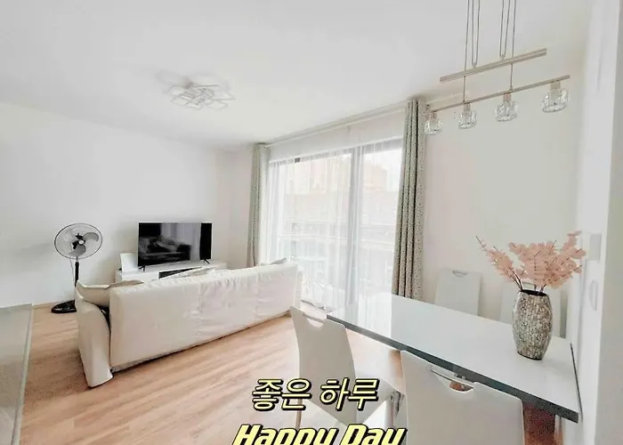 Spacious Rooms With Balcony And Garage